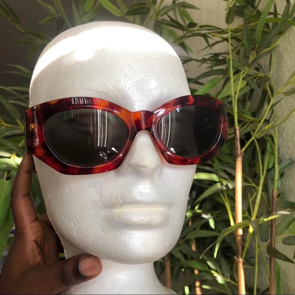 Y2K Red Tortoise Shell Black Gold Sunglasses Cat Eye Retro Preppy Old Money 2000